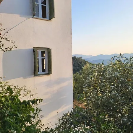 Mani Hill House