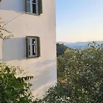 Mani Hill House