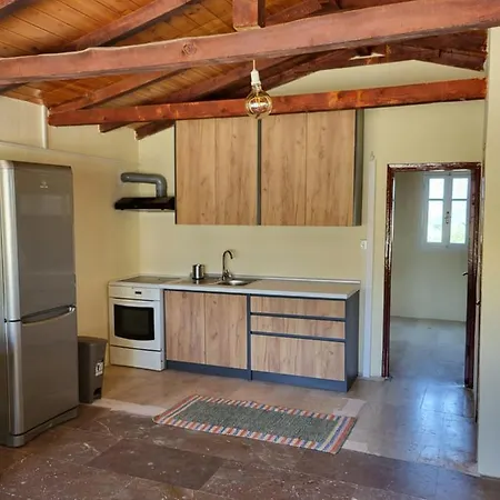 Mani Hill House بيت للعطل