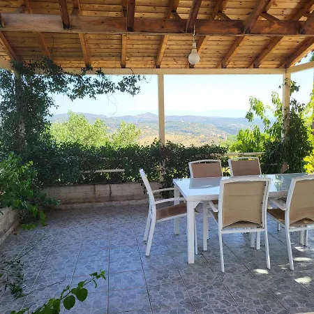 Mani Hill House بيت للعطل