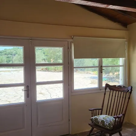 بيت للعطل Mani Hill House غيتيو