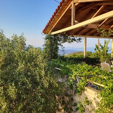 Mani Hill House بيت للعطل