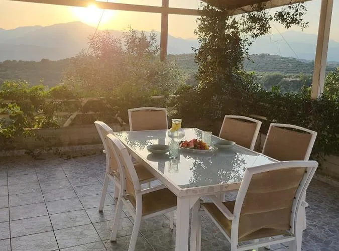 Mani Hill House Holiday home