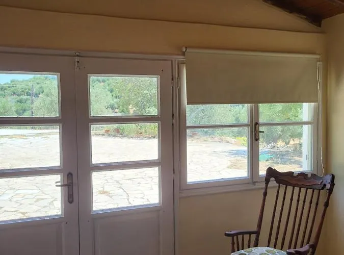 Дом отдыха Mani Hill House Гитион